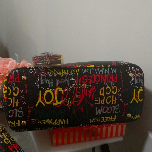 Stunning 3PC Glam Designer Graffiti Faux Togo Leather Top Handle Satchel Set - Picture 3 of 4